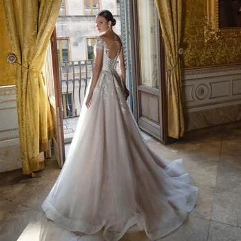  Kepçe Kısa Kollu düğün elbisesi Bir Çizgi gelin kıyafeti 2023 Dantel Aplike Pleats Illusion Keyhole Geri Gelin Örgün Parti Kıyafeti