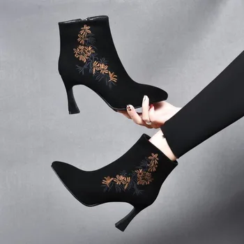  2023 Sıcak Satış kadın ayakkabısı Yan Zip Ayak Bileği kadın Botları Retro Modern Çizmeler Kadın Nakış Sivri Burun İnce Topuklu Ayakkabı Bayanlar